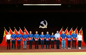 优秀共产党员2_副本.jpg